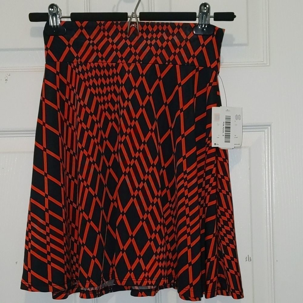 LulaRoe kids black red Azure skirt Sz 8 NWT